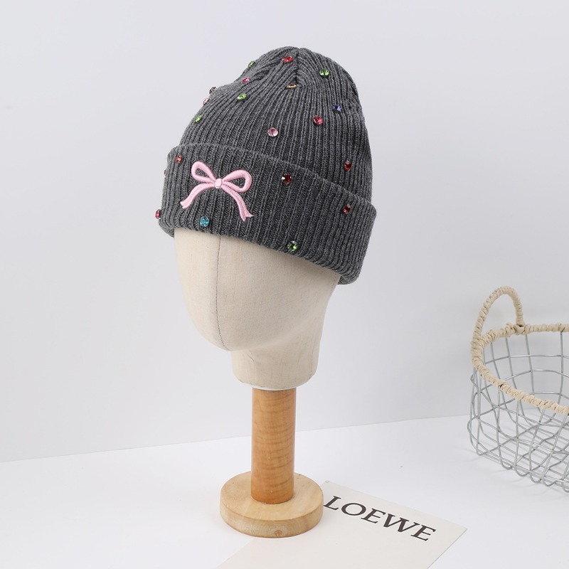 女性用ニットビーニーハット、光沢のあるラインストーンとリボン - Beanie Cuffed Knit のレビューと価格